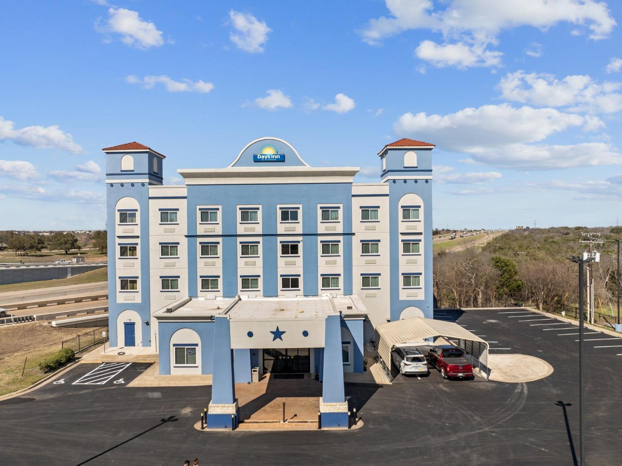 Days Inn By Wyndham Salado Exterior photo
