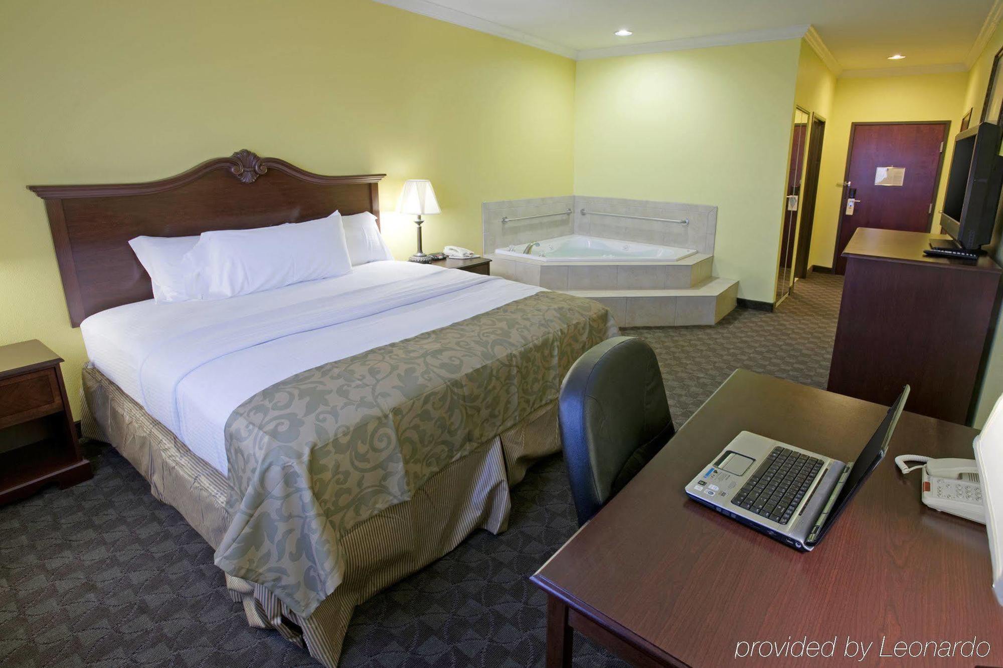 Days Inn By Wyndham Salado Room photo